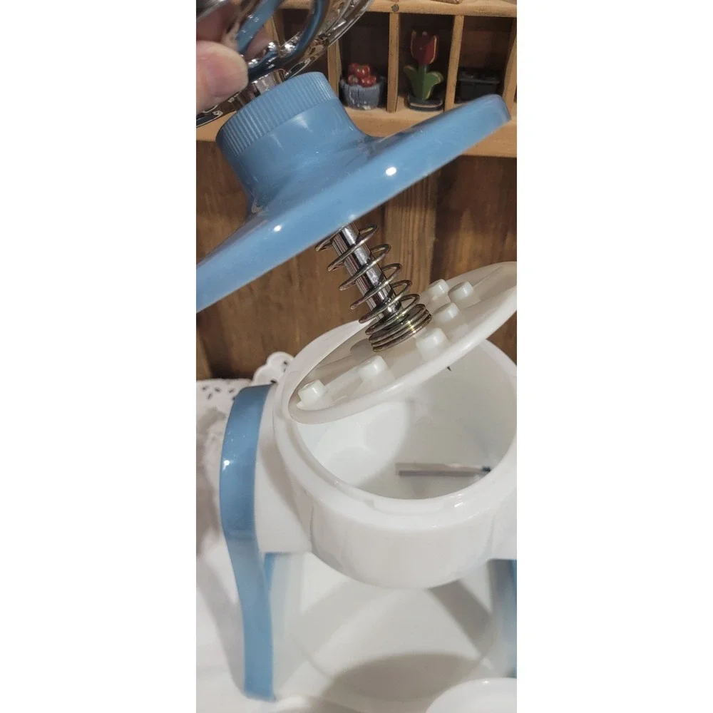 Vintage 1995 Pampered Chef Ice Shaver in Original Box - Pre-owned #2940